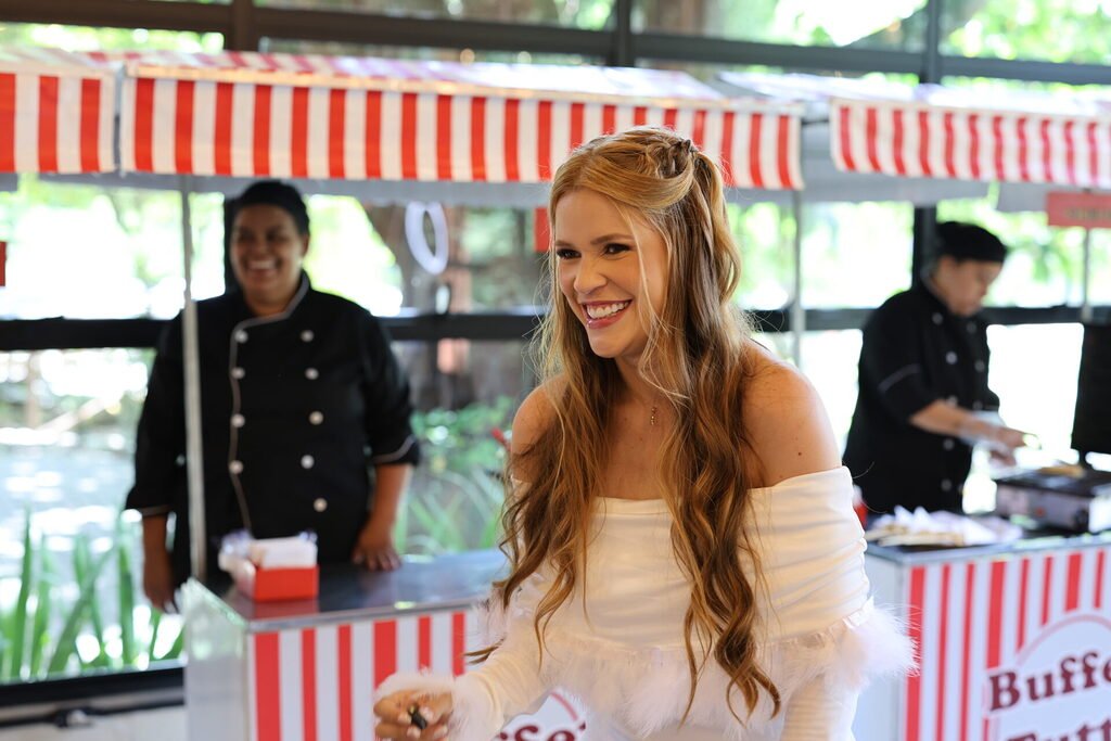 Aniversário de 1 Ano: 18 Dicas que Deixam a Festa Mais Completa 9 Influencer Julia Olympio na festa de aniversário de 1 ano de Jessie