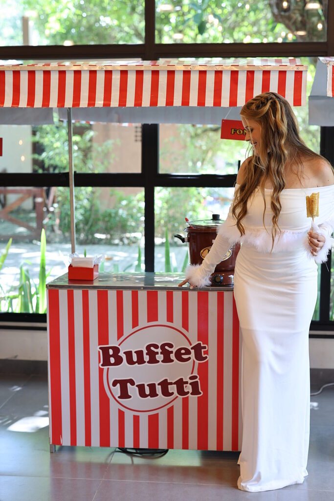 Aniversário de 1 Ano: 18 Dicas que Deixam a Festa Mais Completa 8 Julia Olympio em festa de aniversário de 1 ano