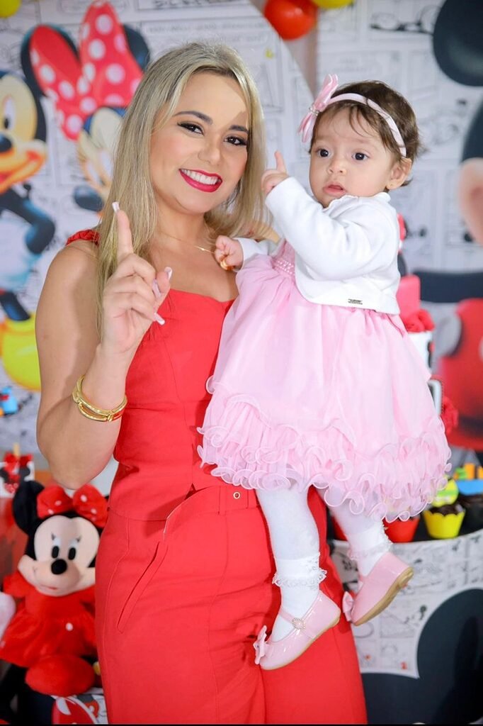 Aniversário de 1 Ano: 18 Dicas que Deixam a Festa Mais Completa 2 Festa de aniversário de 1 ano da Antonella