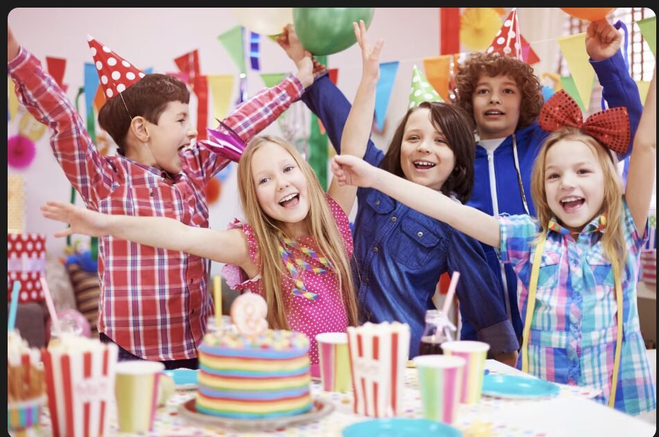 Buffet em Domicílio: Como Pedir Orçamento (Modelo de Mensagem + Checklist do que Enviar) 1 festa infantil em domicílio