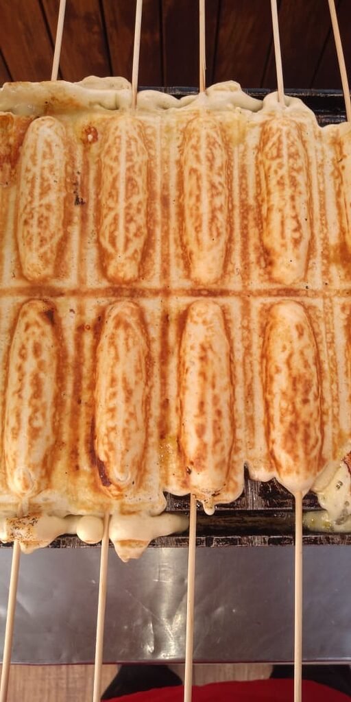 crepe suíço assado na máquina de crepe da barraquinha